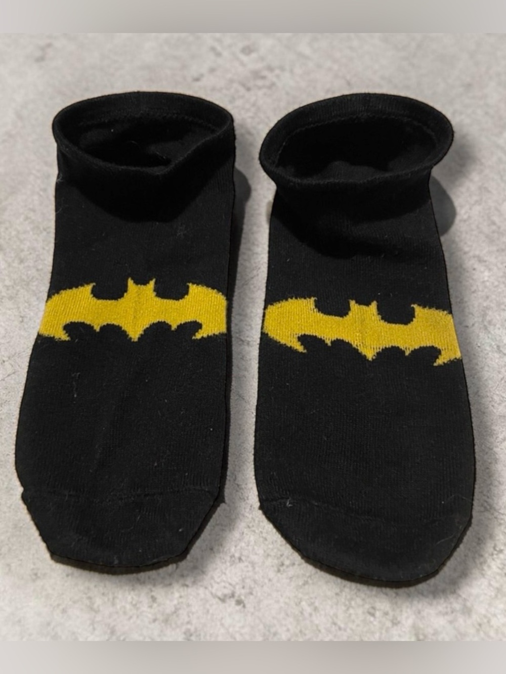NWOT Women’s S Batman Black Anklet Socks with Yellow Batman Logo